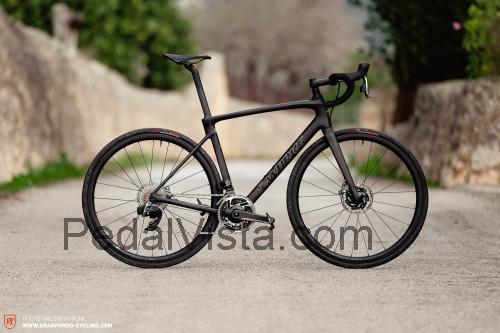 Specialized S-Works Roubaix SRAM Red eTap AXS specs and reviews 